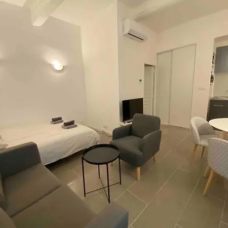 Climatise Sur Courette * Nîmes